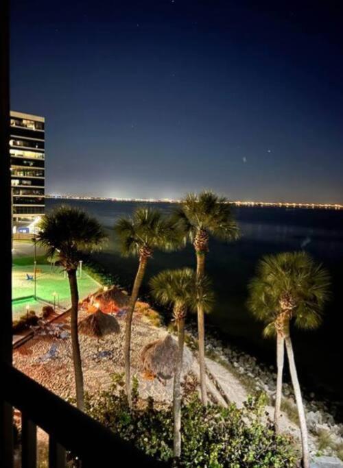 On The Rocks Villa Tampa Ngoại thất bức ảnh